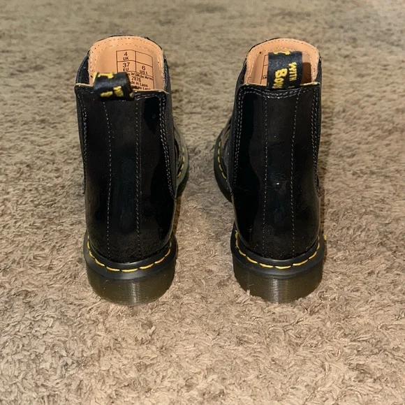 Dr. Martens 2976 patent leather Chelsea boot - Picture 9 of 13